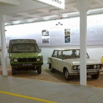 Od lewej Tarpan 233K z 1977 r., Tarpan 233RS z 1982 r. i Polski Fiat 125p z 1973 r.